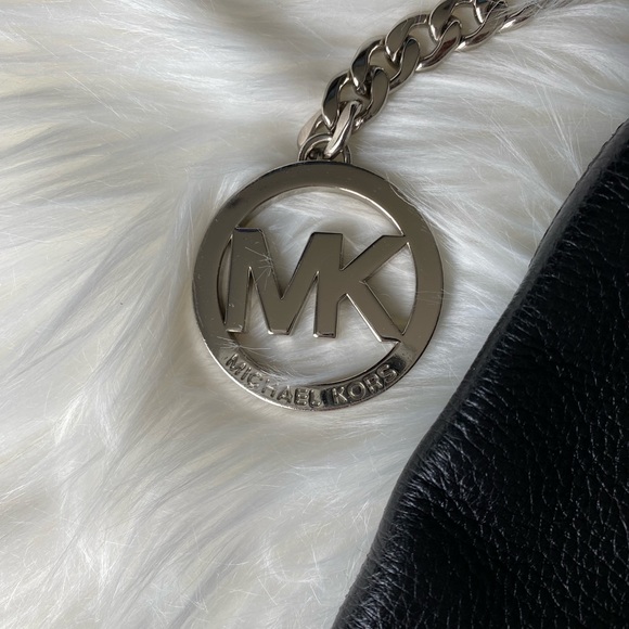 Michael Kors Chain Shoulder Bag - Picture 2 of 3